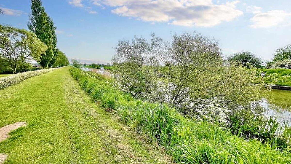 Images for The Elms, Torksey, Lincoln