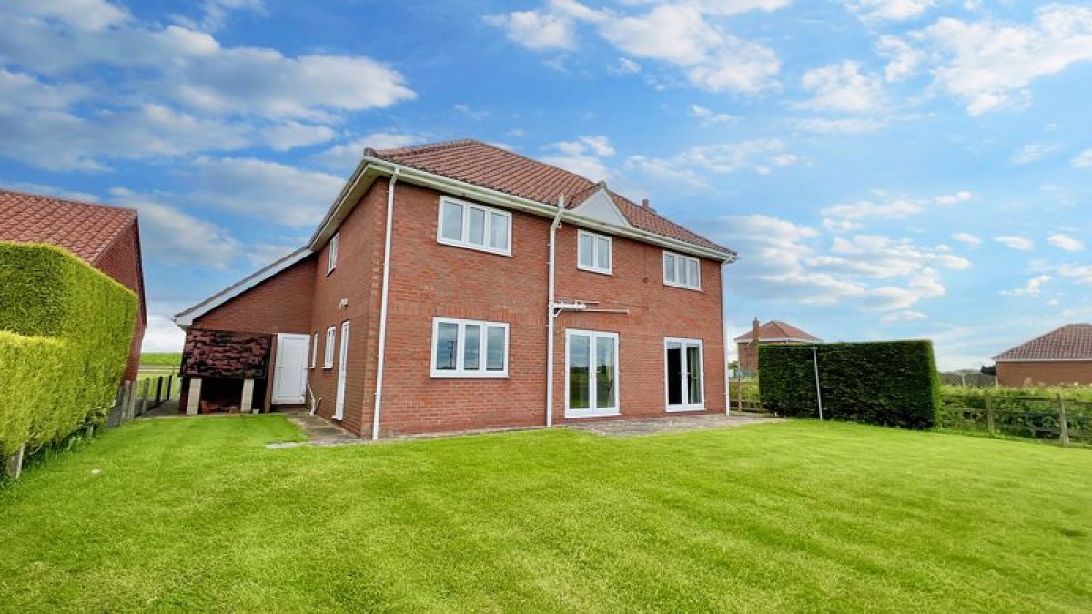 Images for The Hawthorns, 14 Trentside, Derrythorpe, DN17 3JB