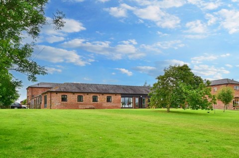 View Full Details for Blackthorn Barn, Dairy Farm, Blankney, Lincoln