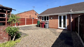 Farm Close, Gunness