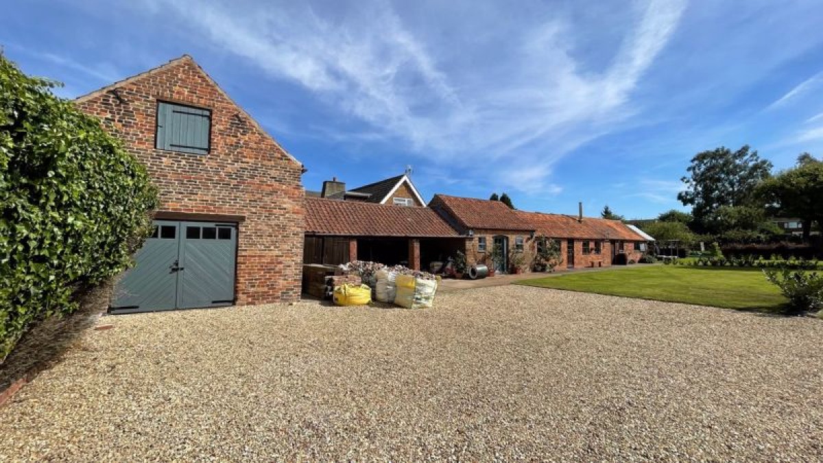 Images for The Old Granary Barn, High Street, Scotter