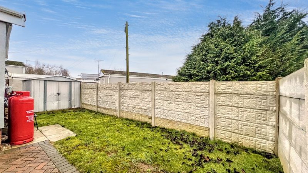 Images for Cedar Avenue, Charnwood Park Estate, Scunthorpe