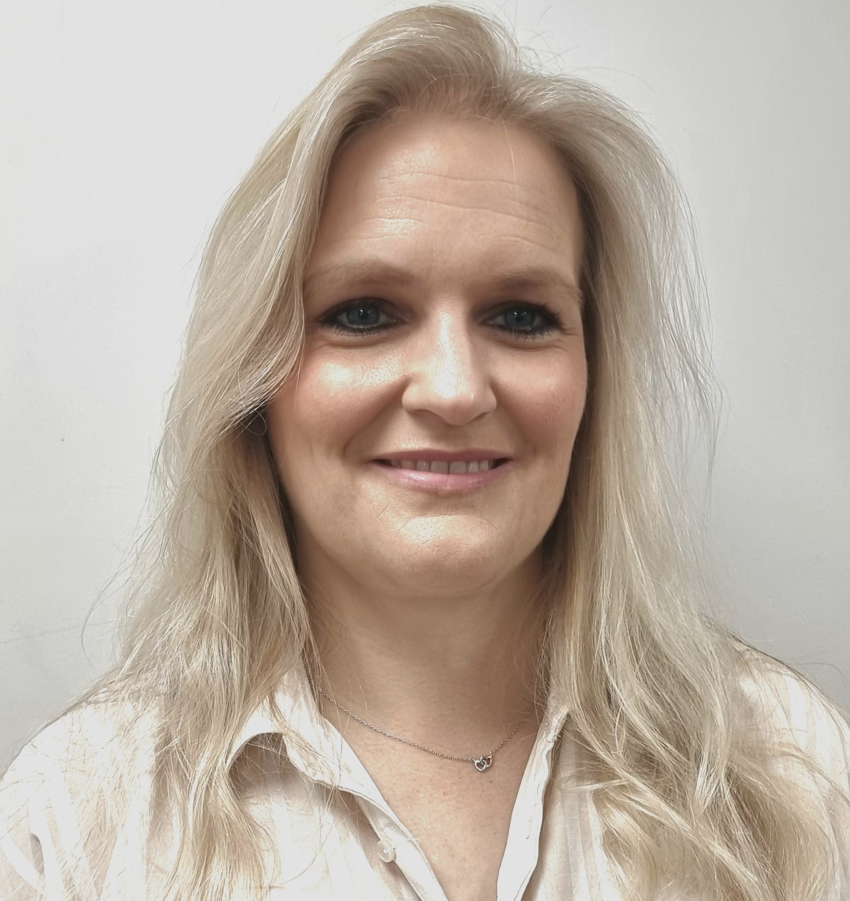 Louise Depledge, Viewings Advisor